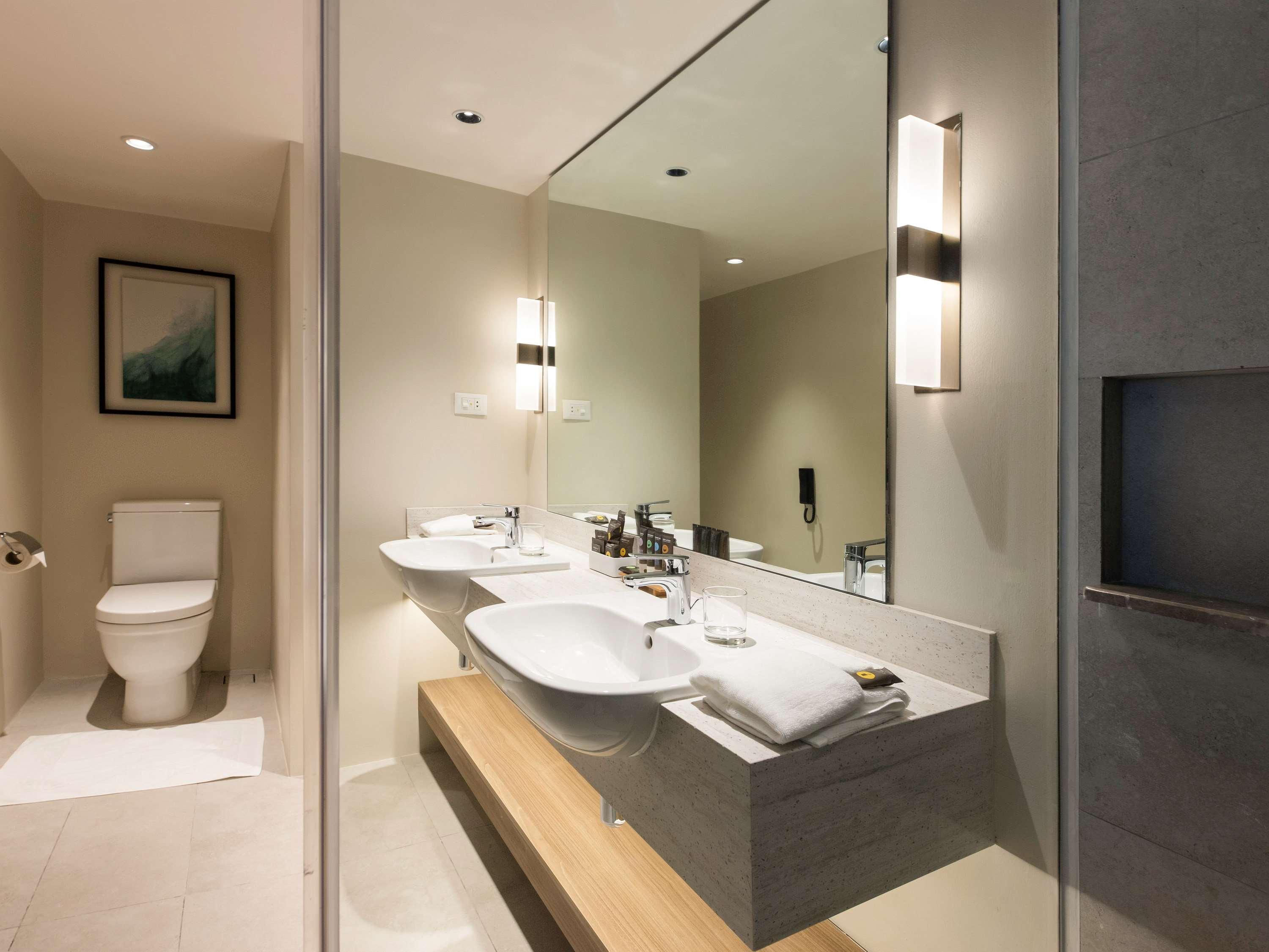 Novotel Suites Manila At Acqua Mandaluyong Exteriör bild