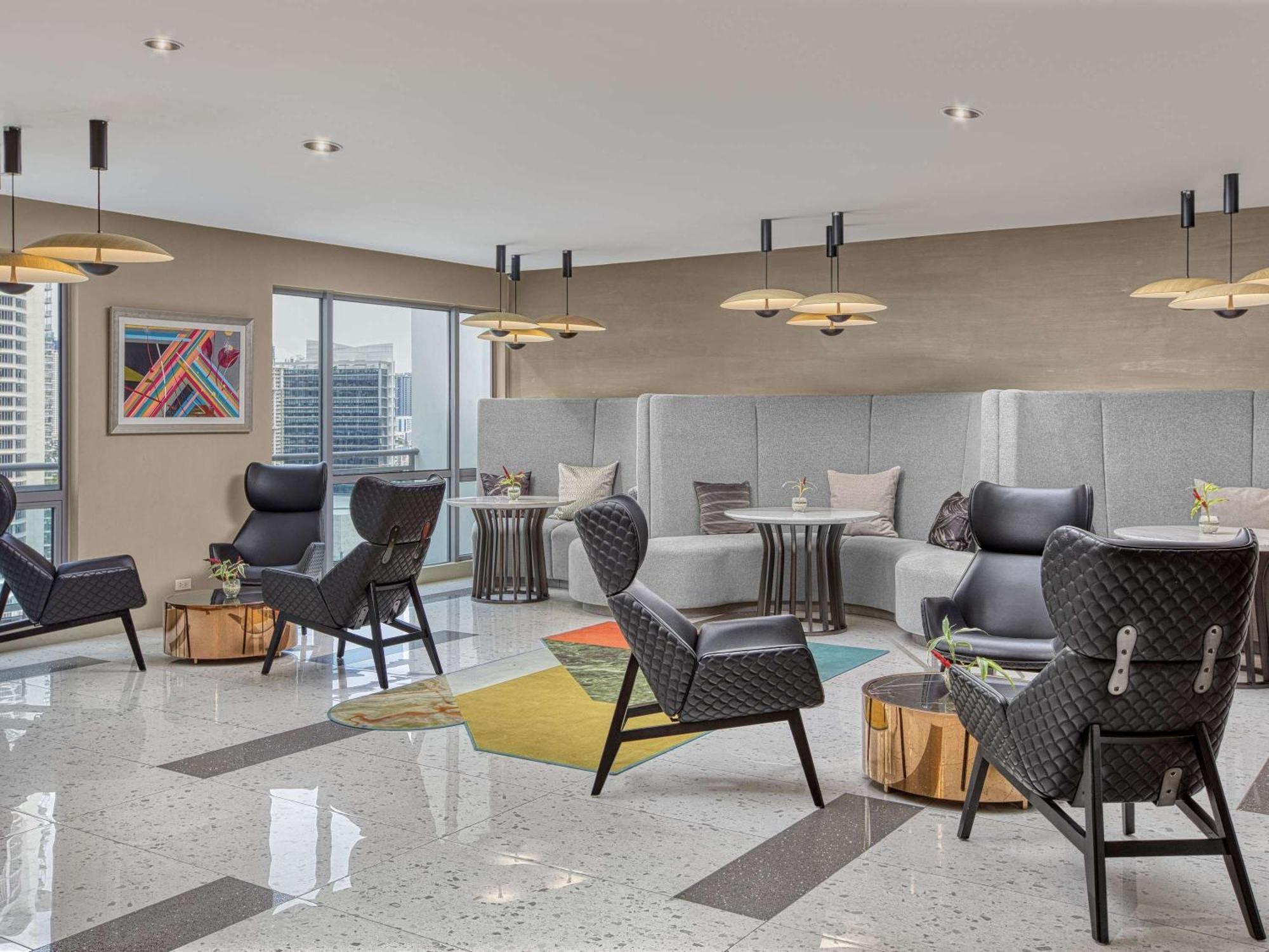 Novotel Suites Manila At Acqua Mandaluyong Exteriör bild