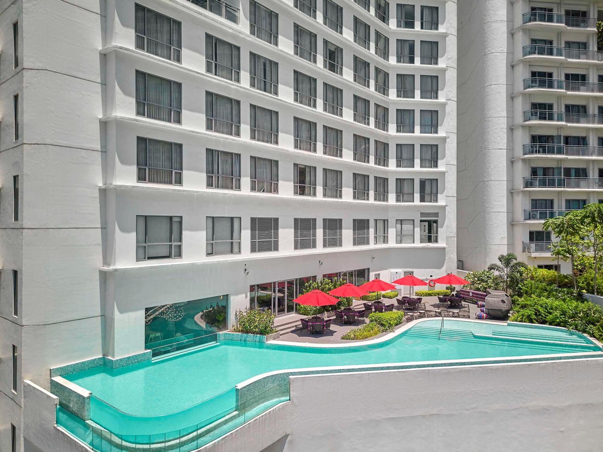 Novotel Suites Manila At Acqua Mandaluyong Exteriör bild