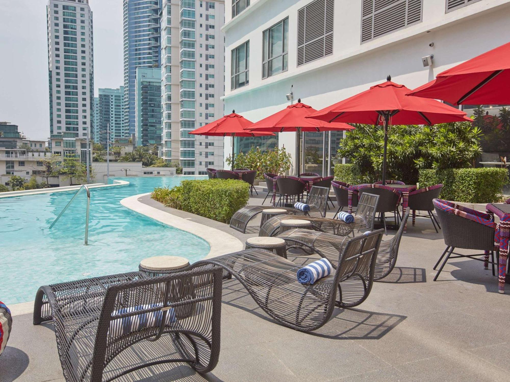 Novotel Suites Manila At Acqua Mandaluyong Exteriör bild