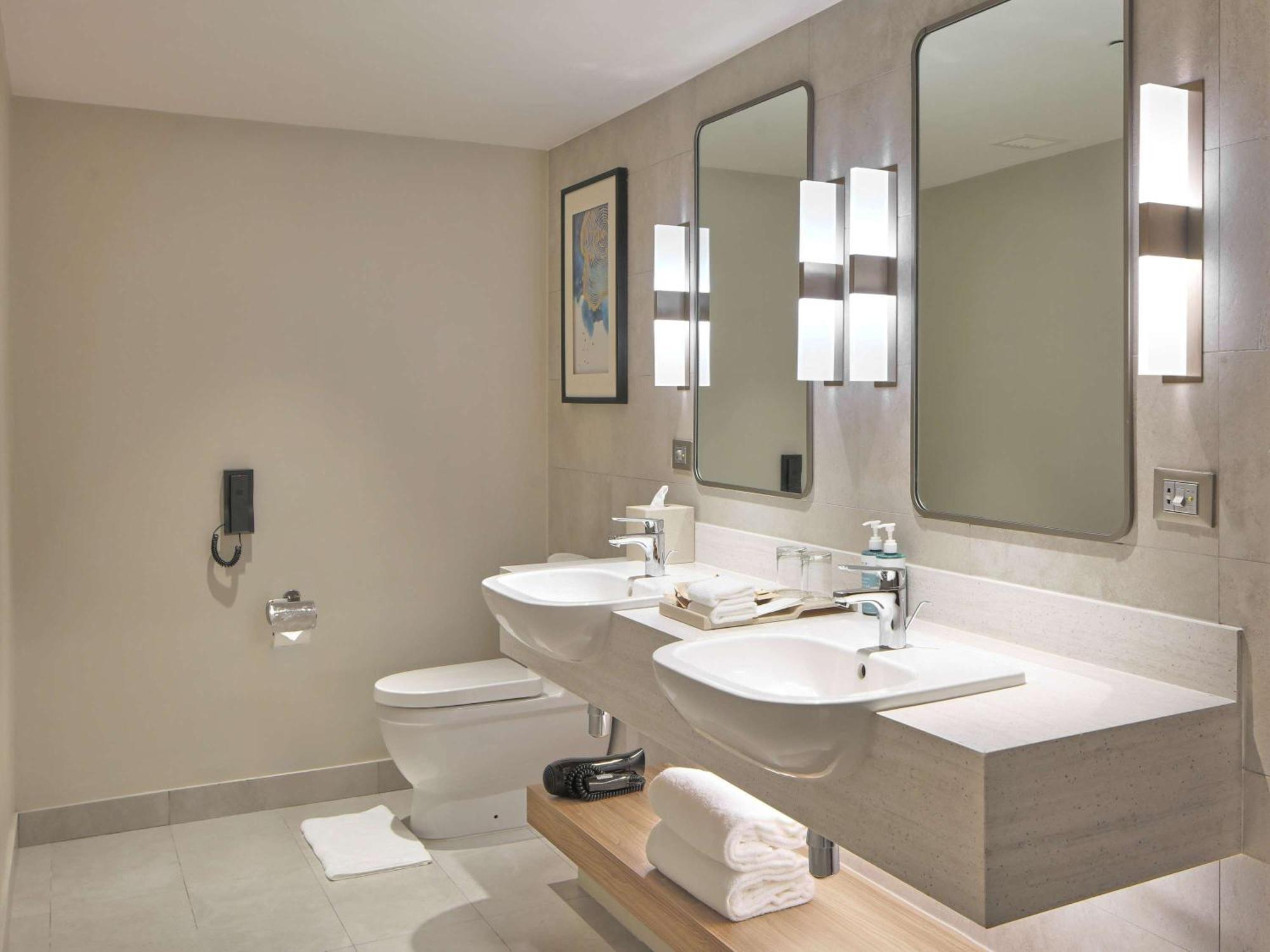 Novotel Suites Manila At Acqua Mandaluyong Exteriör bild