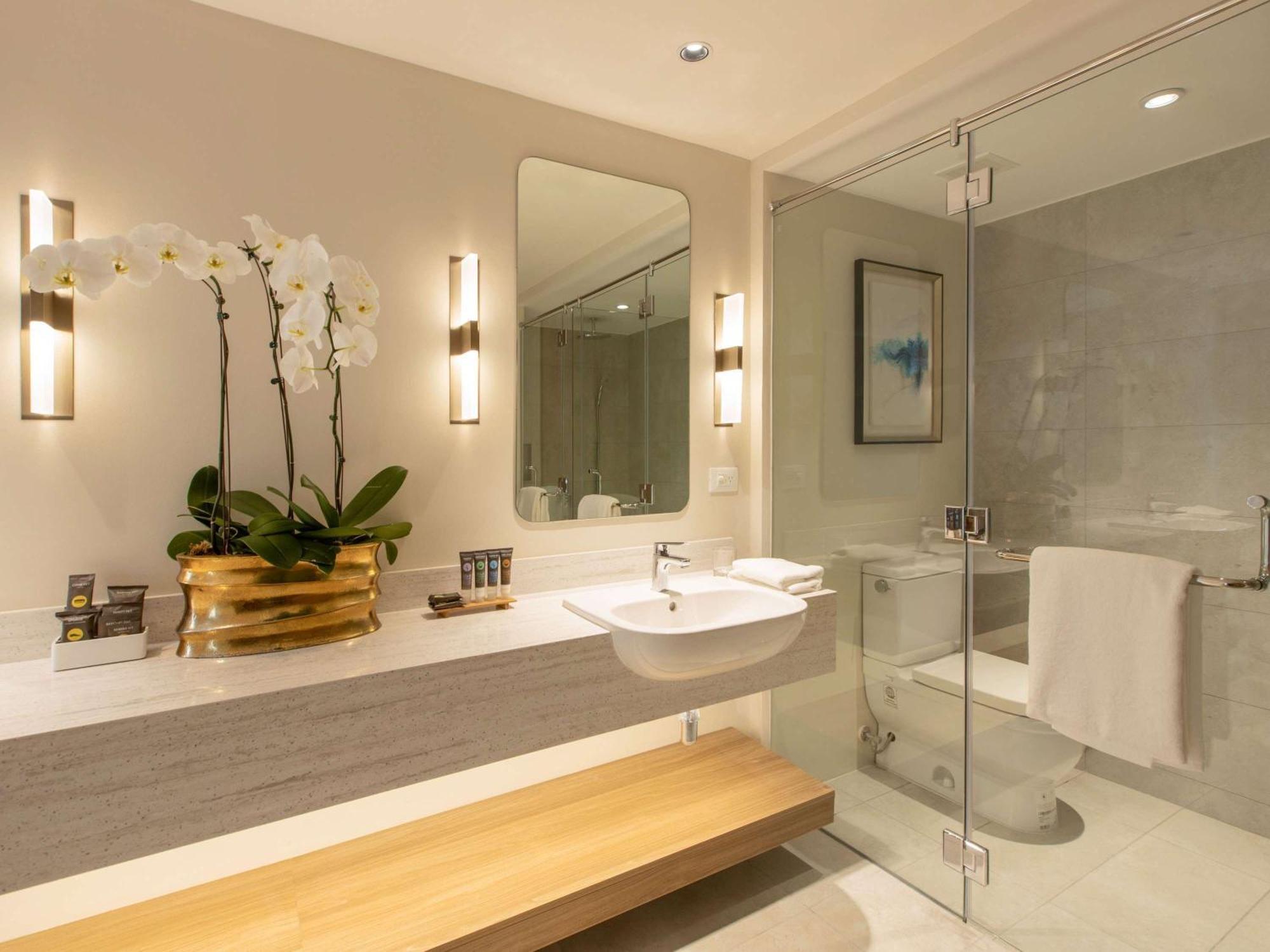 Novotel Suites Manila At Acqua Mandaluyong Exteriör bild