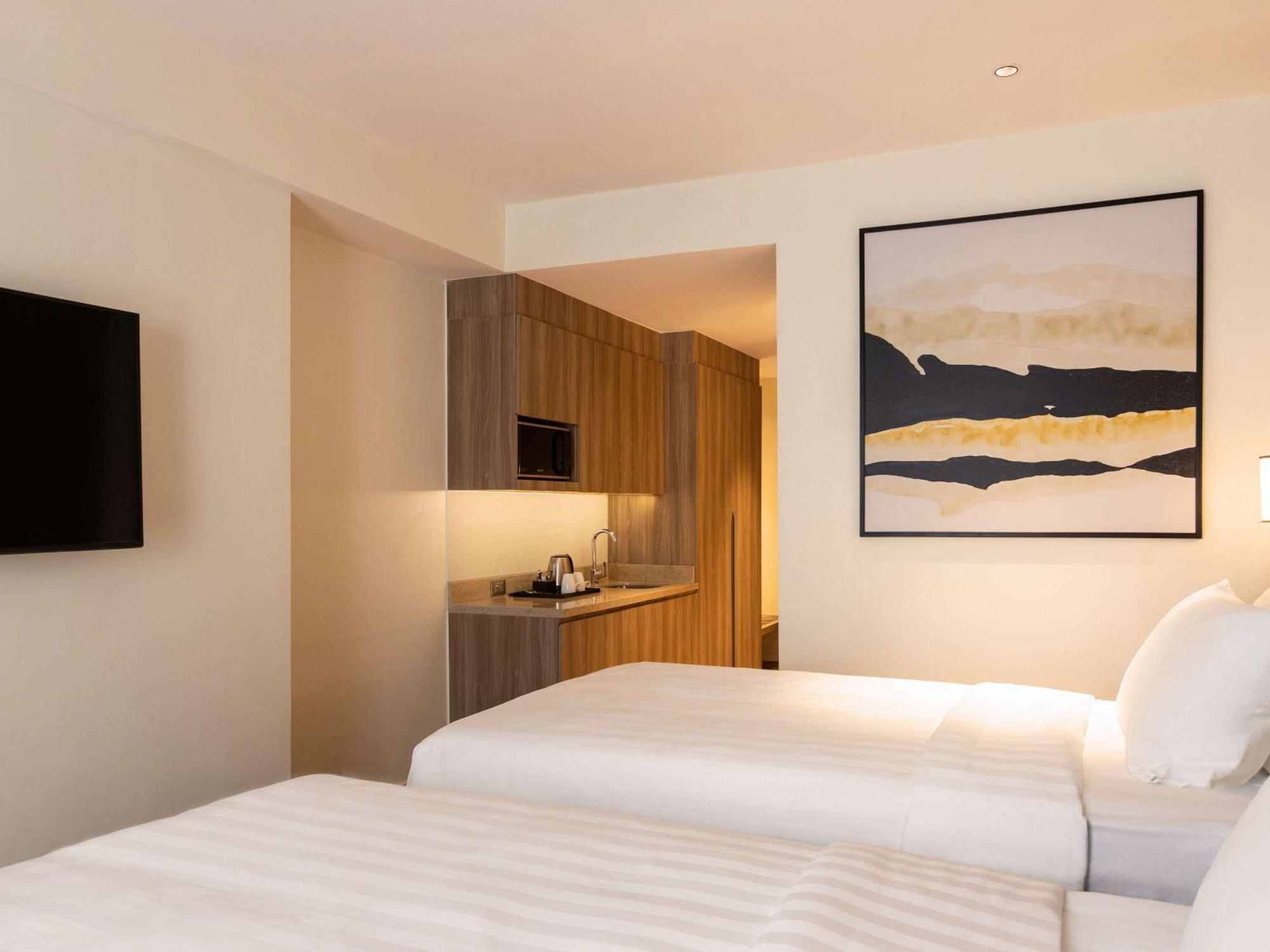 Novotel Suites Manila At Acqua Mandaluyong Exteriör bild
