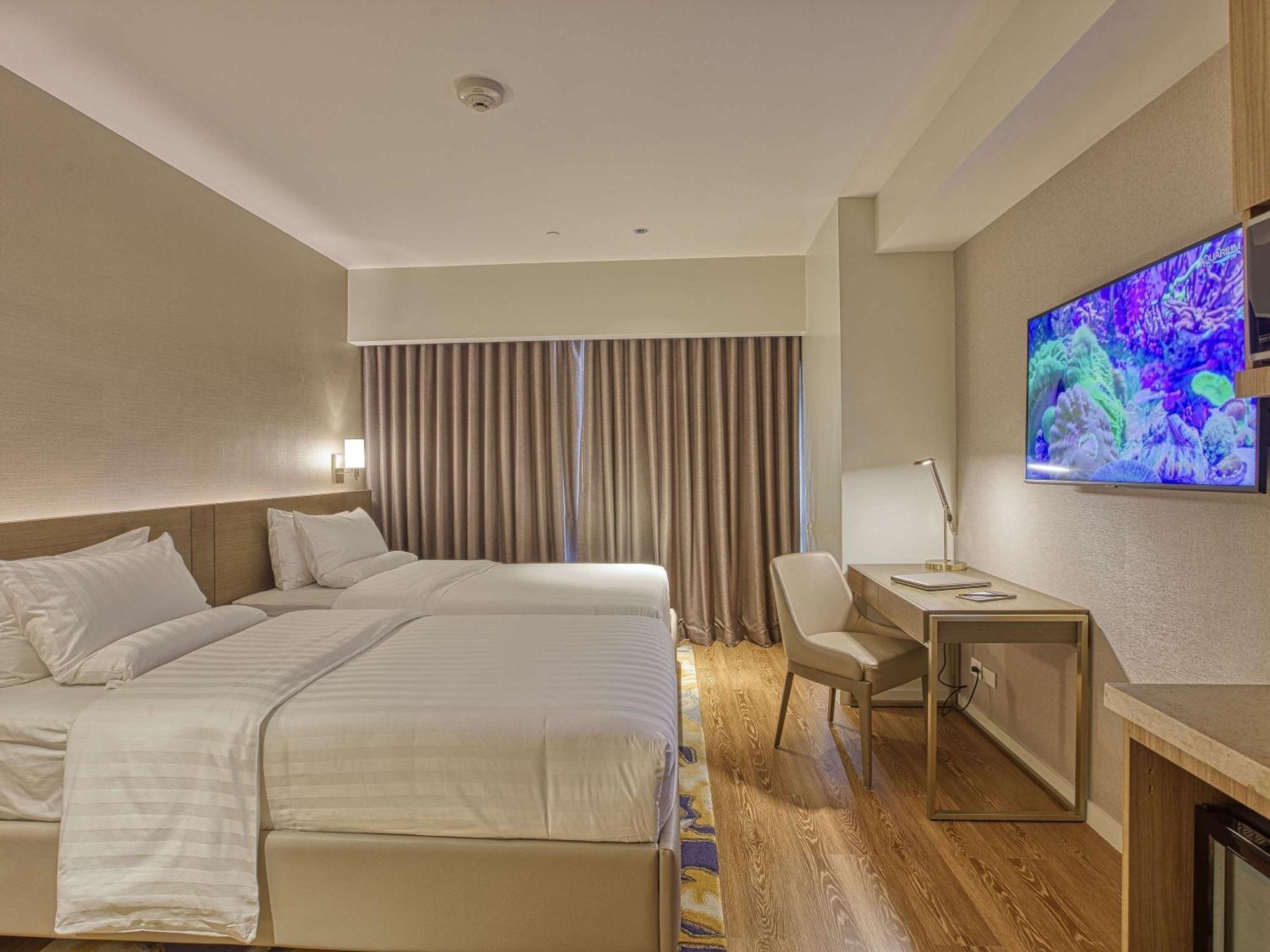 Novotel Suites Manila At Acqua Mandaluyong Exteriör bild
