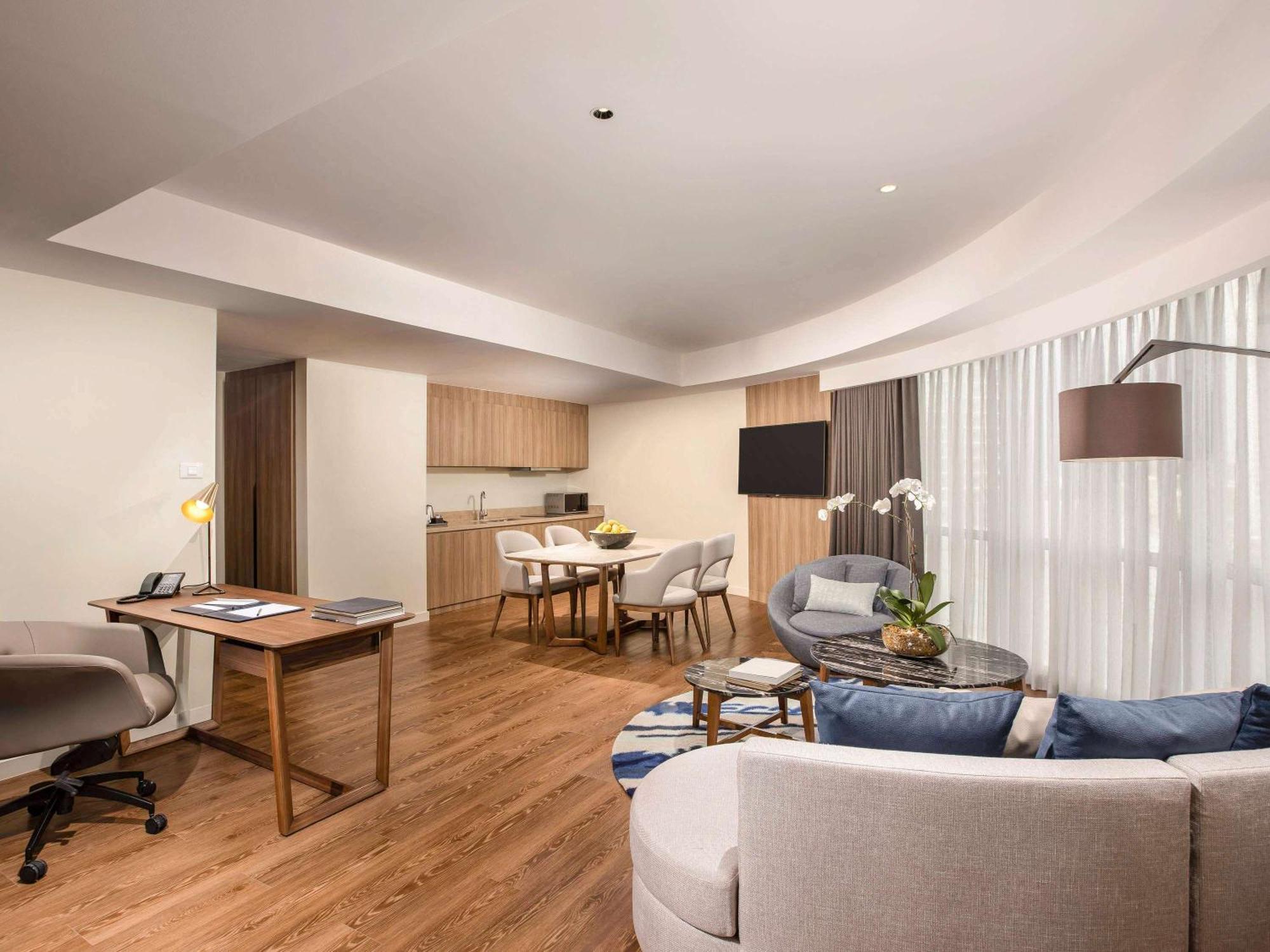 Novotel Suites Manila At Acqua Mandaluyong Exteriör bild