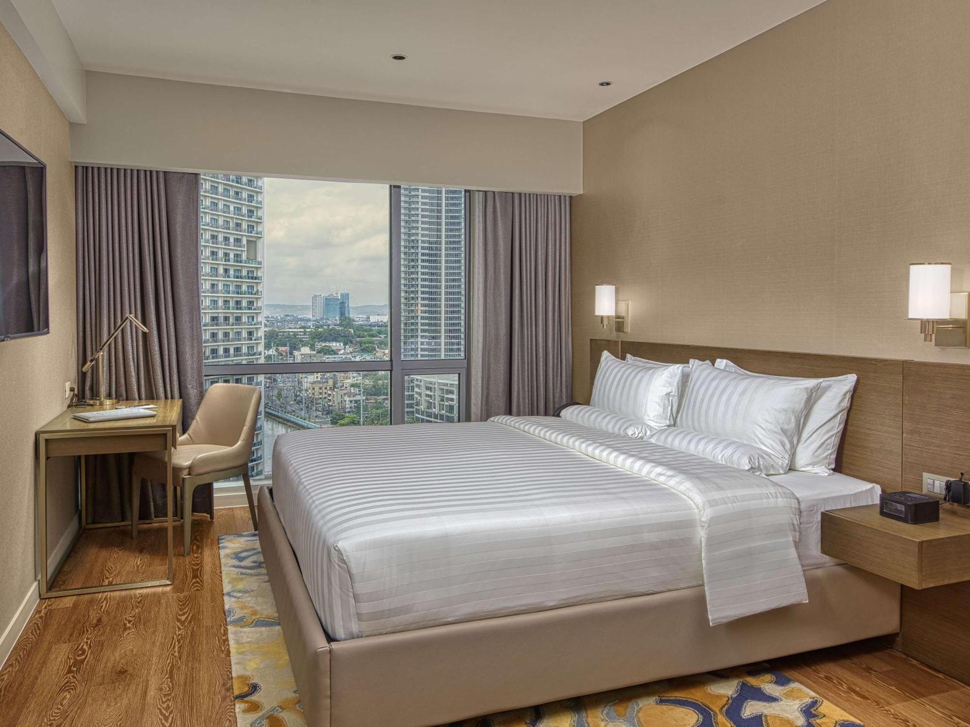 Novotel Suites Manila At Acqua Mandaluyong Exteriör bild