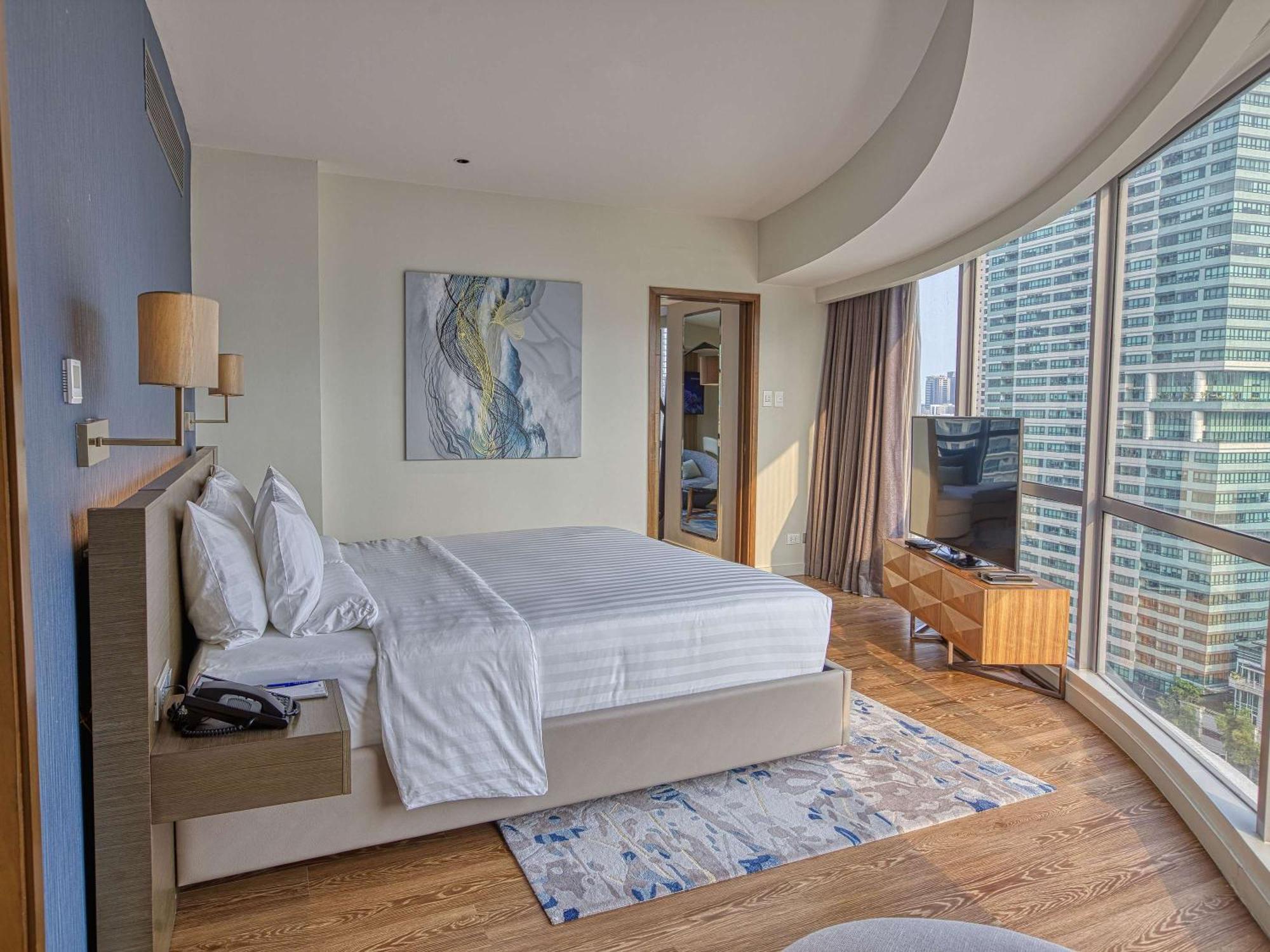 Novotel Suites Manila At Acqua Mandaluyong Exteriör bild